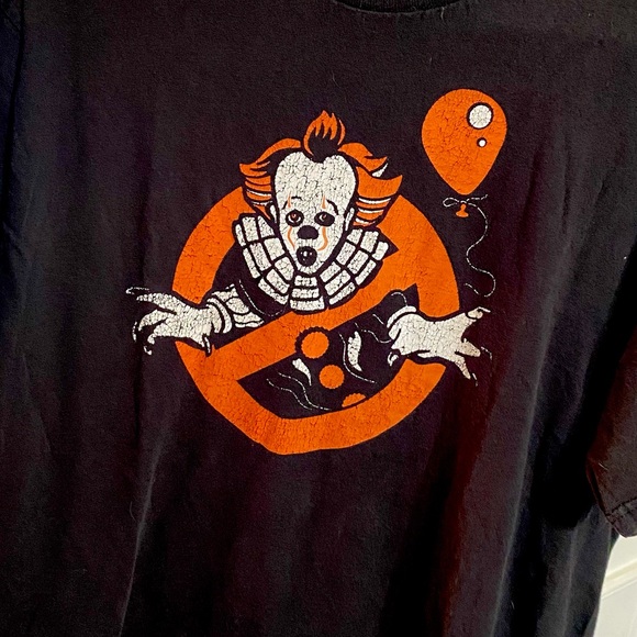 Vintage Black T-Shirt with Pennywise Clown and Balloon - Picture 2 of 2